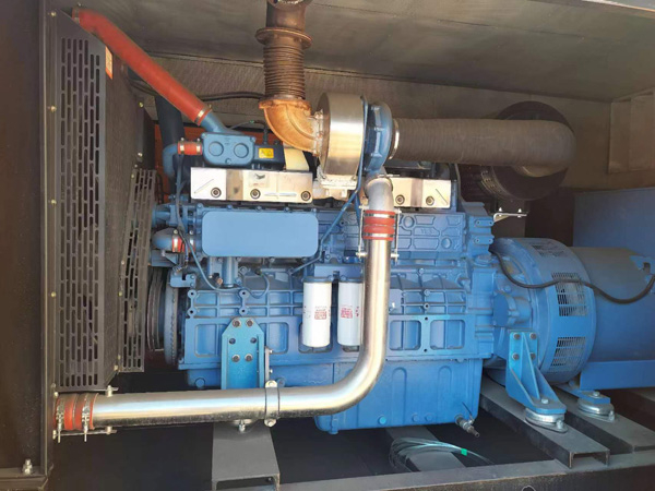 丹棱燃油消耗率与进气温度的具体关系是什么？